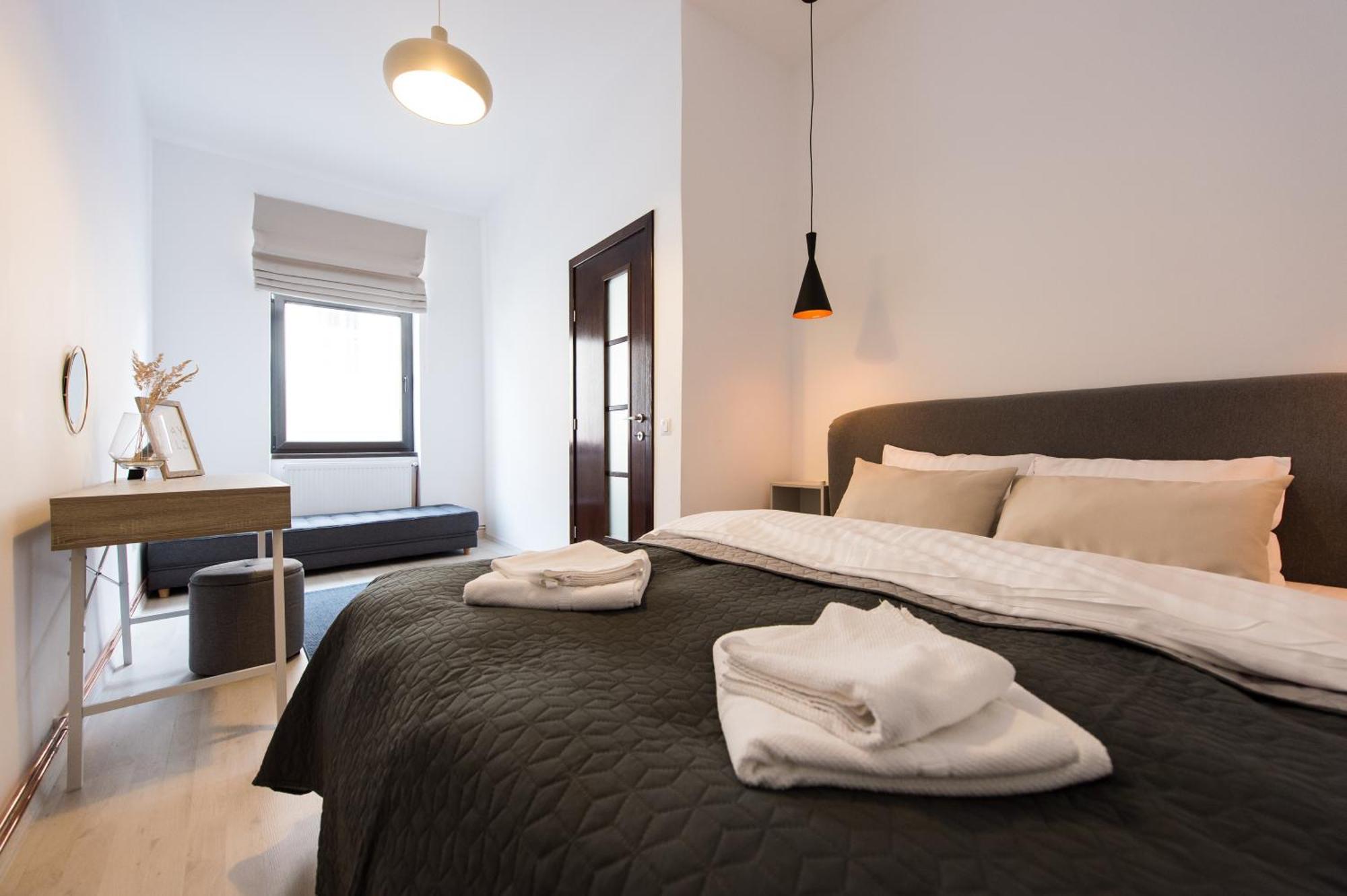 Charming Old Town Flat With Mountain View Apartamento Braşov Exterior foto