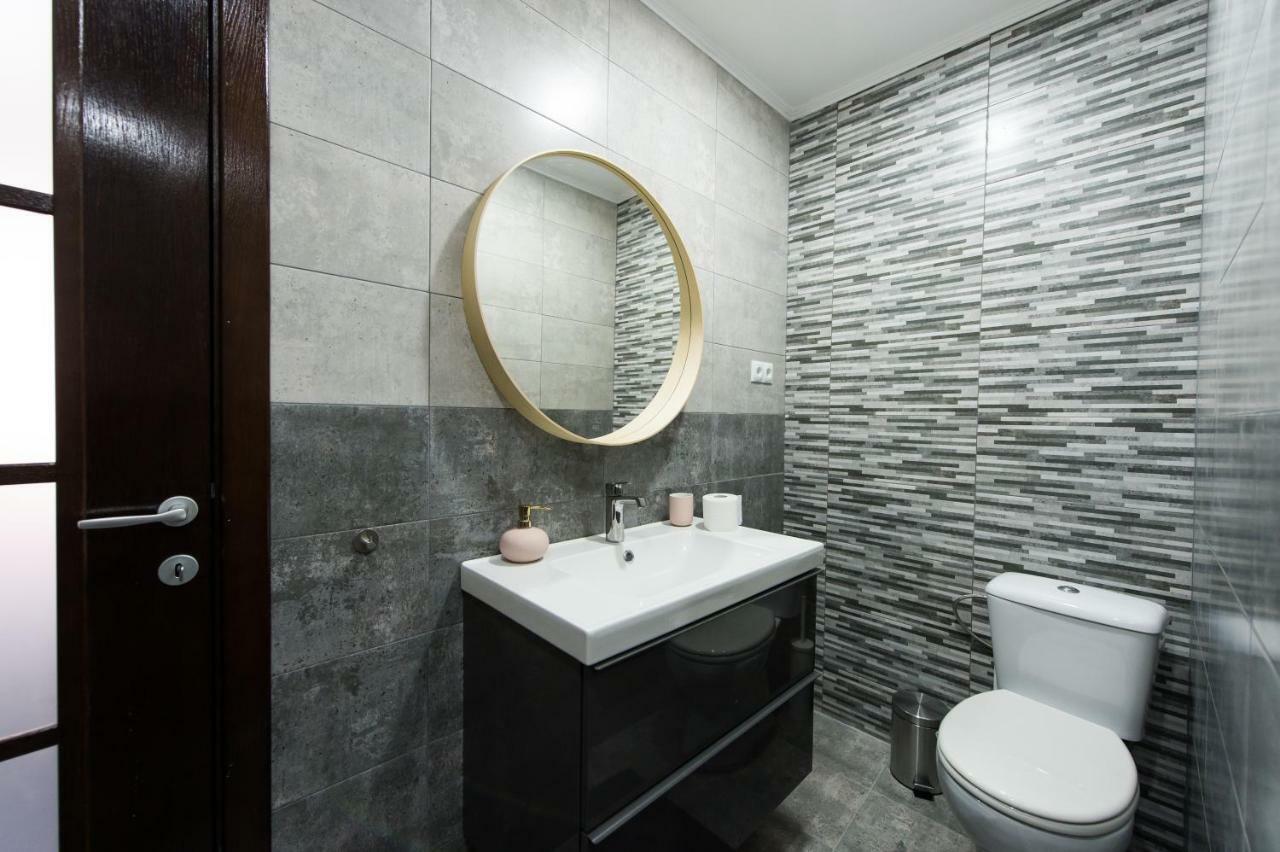 Charming Old Town Flat With Mountain View Apartamento Braşov Exterior foto